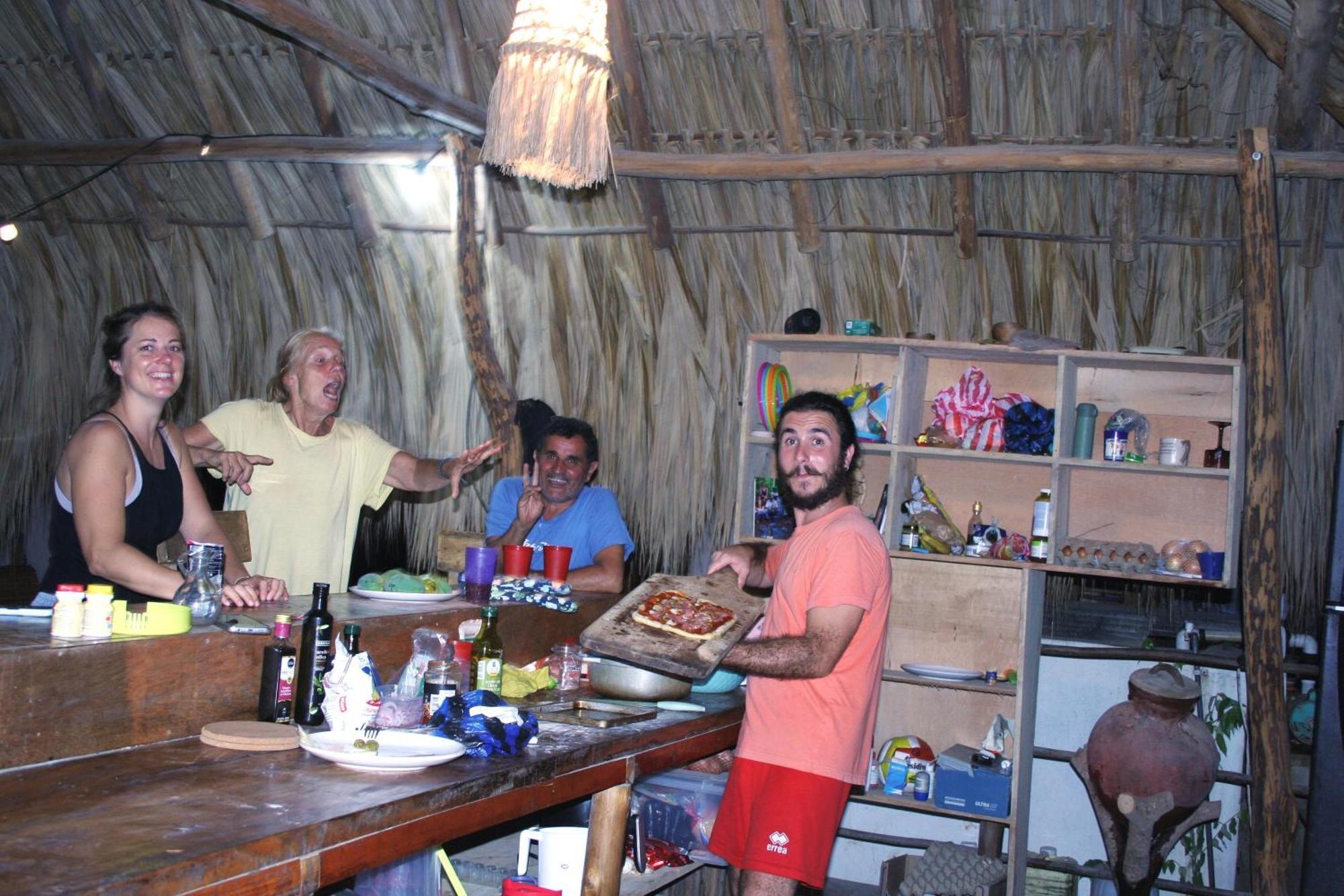 Hostel Nugeku Rincón Esterno foto